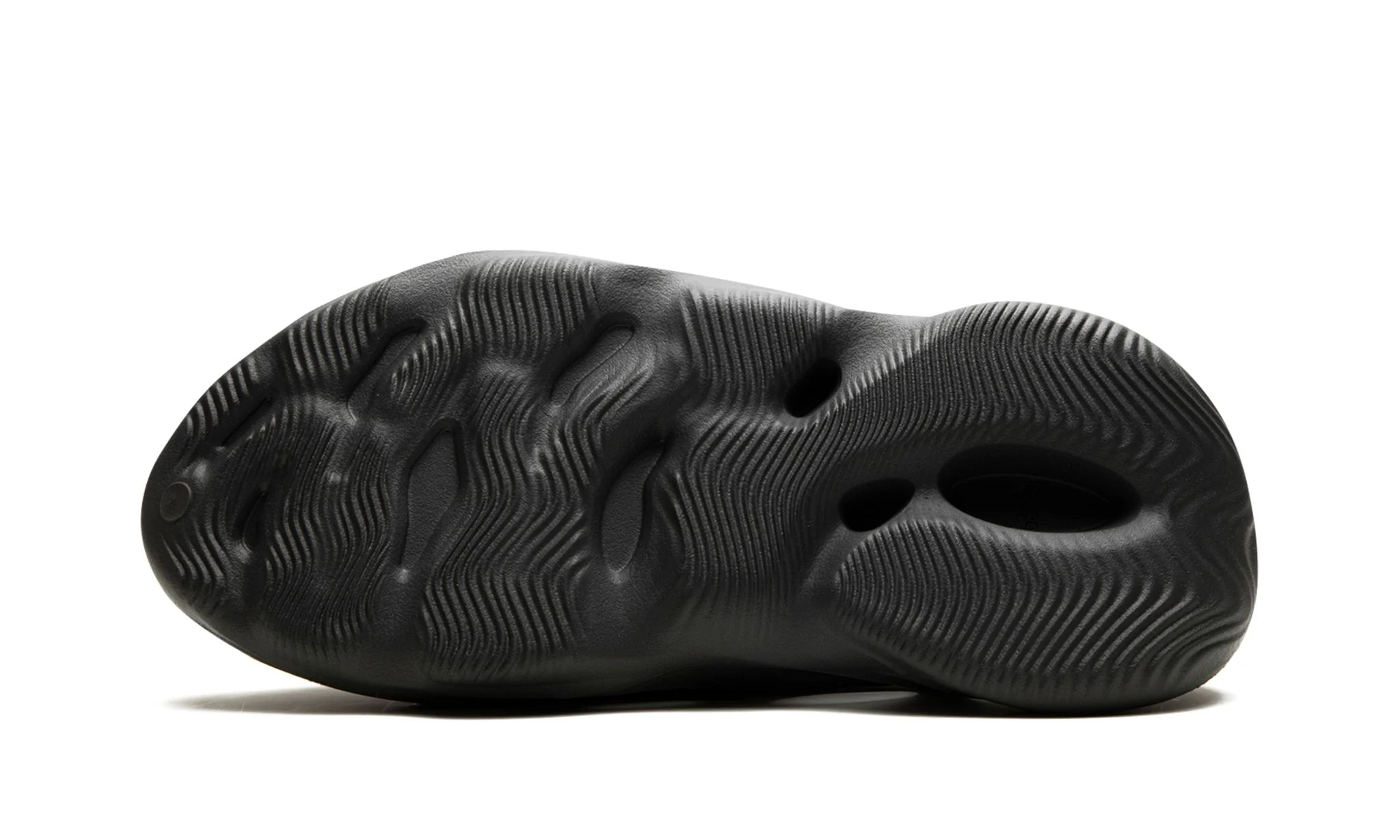 Yeezy Foam RNNR Carbon | OVERCEZ