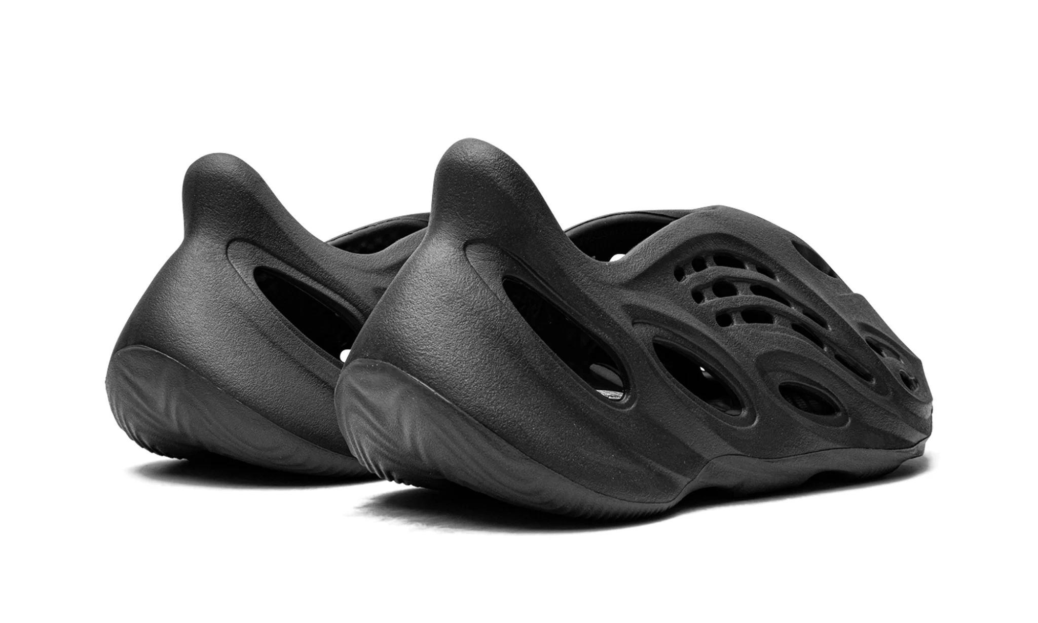 Yeezy Foam RNNR Onyx | OVERCEZ
