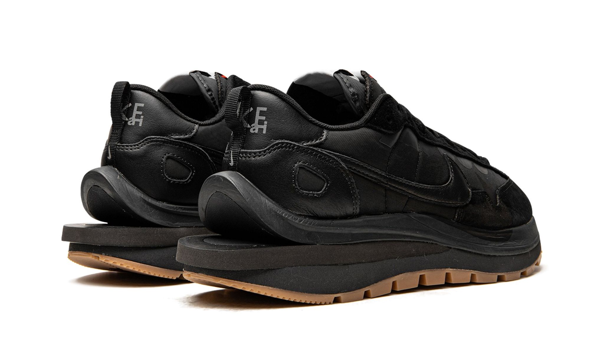 Nike Vaporwaffle Sacai Black Gum | OVERCEZ